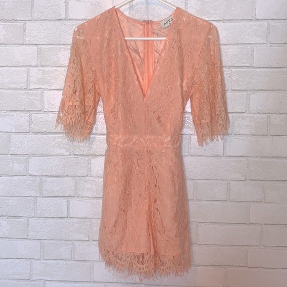 NWT Aura Peachy Pink Lace Romper - Picture 3 of 13